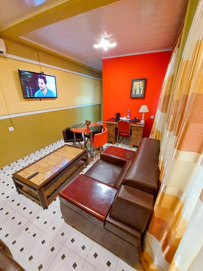 Hotel Relax Kinshasa Esterno foto