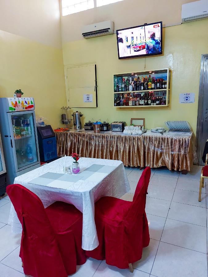Hotel Relax Kinshasa Esterno foto