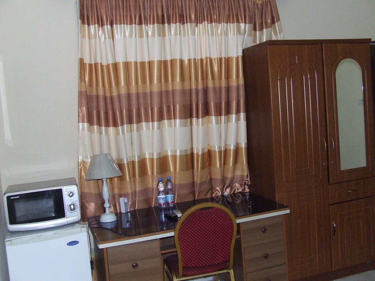 Hotel Relax Kinshasa Esterno foto